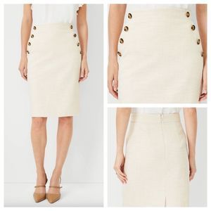 Ann Taylor 00P Sailor Button Pencil Skirt Beige & White (Pearl Shadow)‎